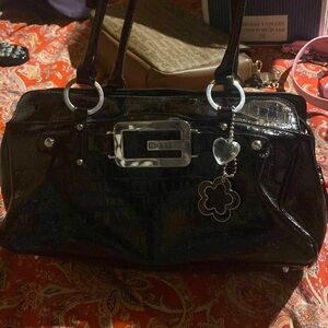 black guess purse